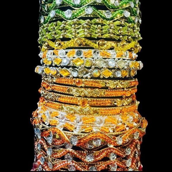 37x BULK LOT SILVER & GOLD TONE COLORFUL BANGLE BRACELETS Jewelry Red Green Blue - Picture 2 of 6